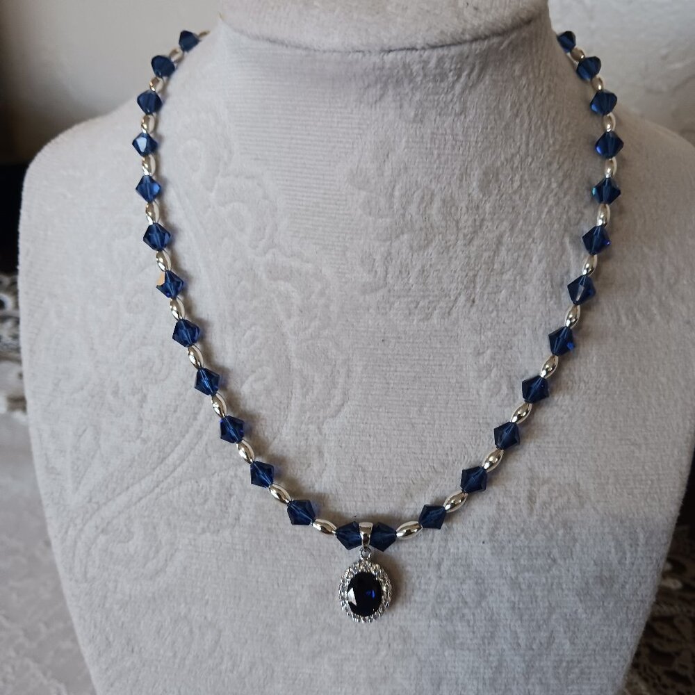 Sapphirre blue and silver 16" necklace with magnetic closure